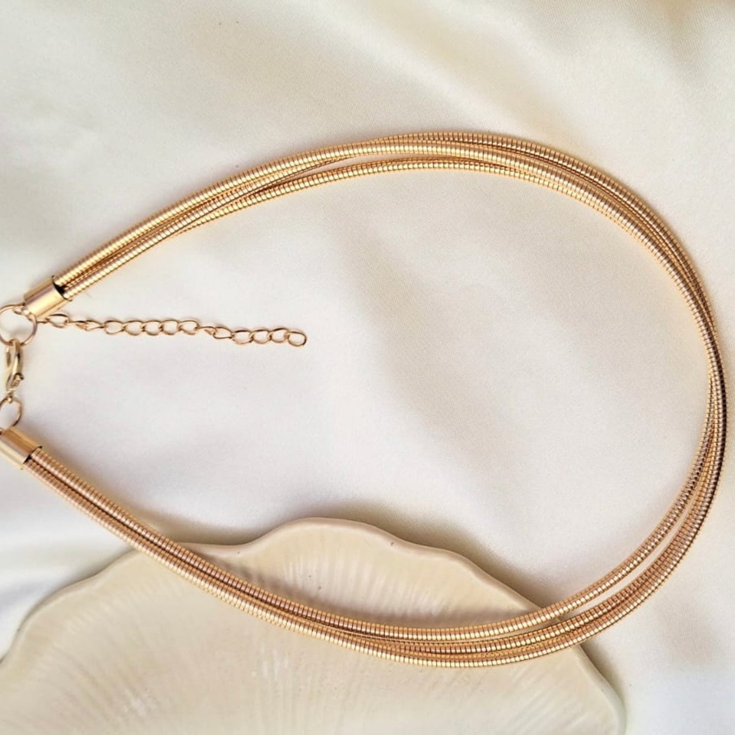 Chic Circle Choker