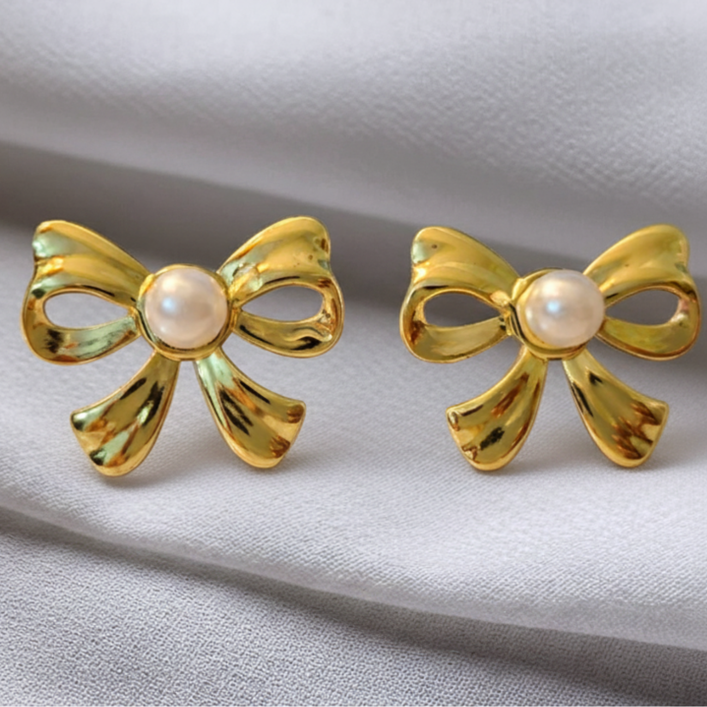 Pearl Bow Studs