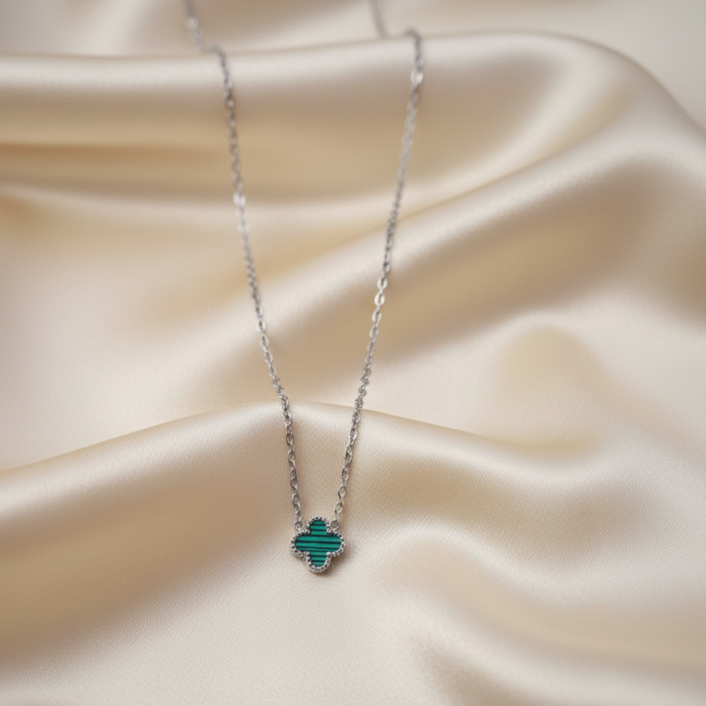 Green_Clover_silver_chain