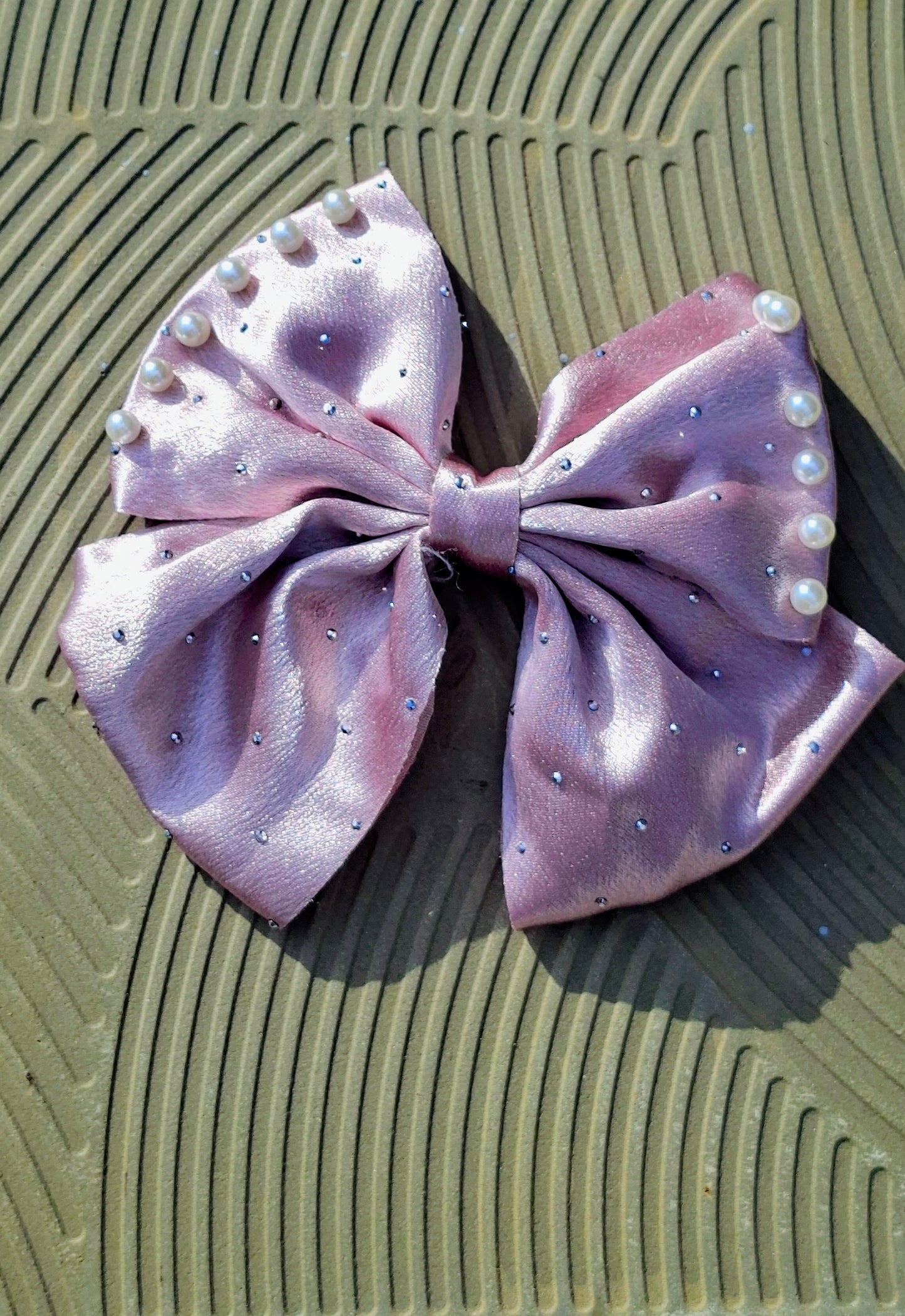 Pearl Bow Clip